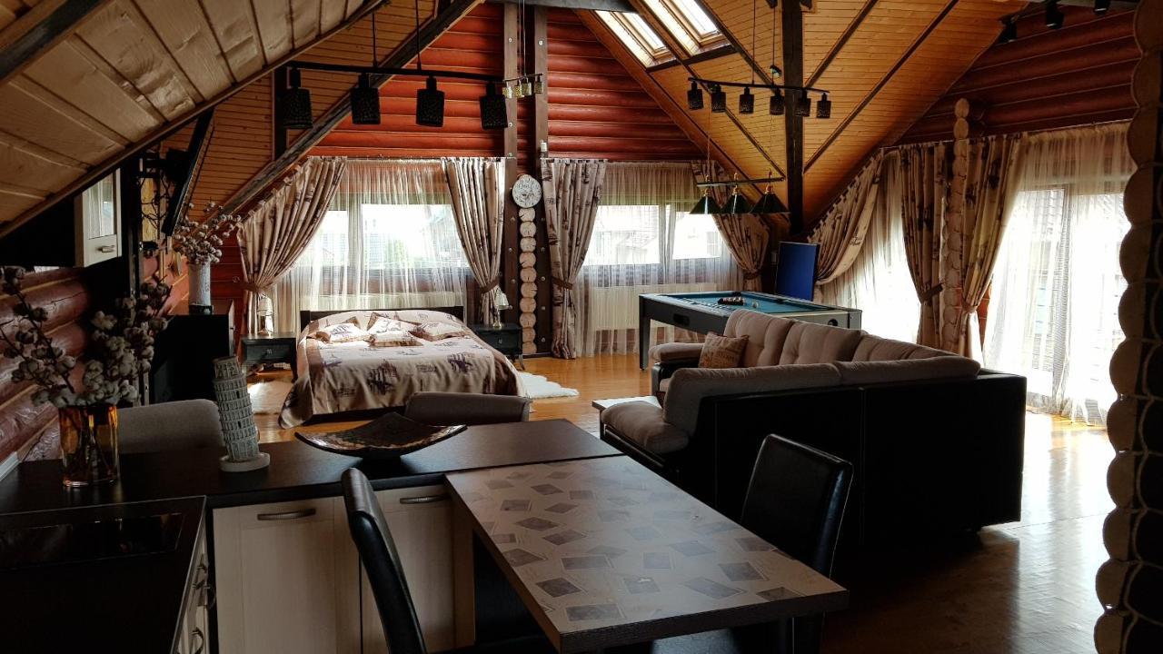 Luxury Apartments With Pool And Sauna In The Villa Chernivtsi Exterior foto