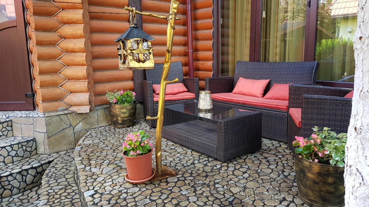 Luxury Apartments With Pool And Sauna In The Villa Chernivtsi Exterior foto