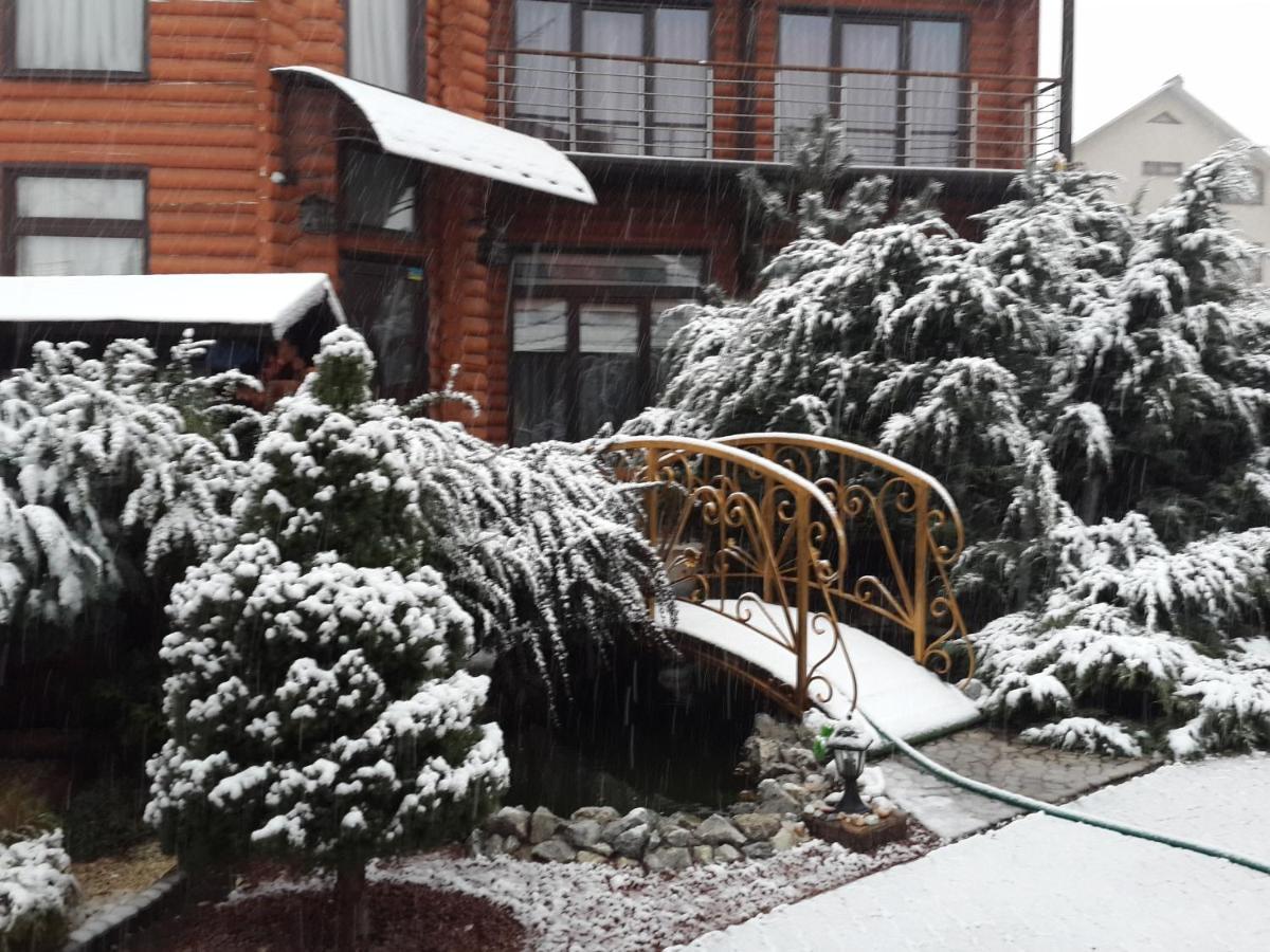 Luxury Apartments With Pool And Sauna In The Villa Chernivtsi Exterior foto