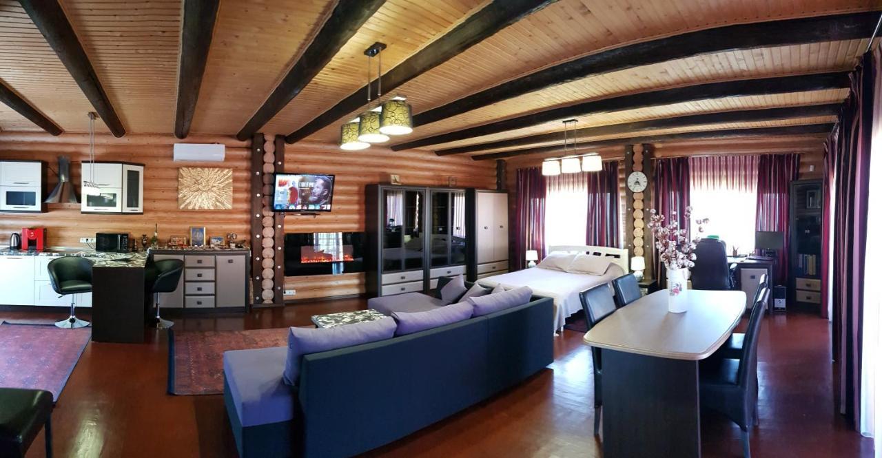 Luxury Apartments With Pool And Sauna In The Villa Chernivtsi Exterior foto